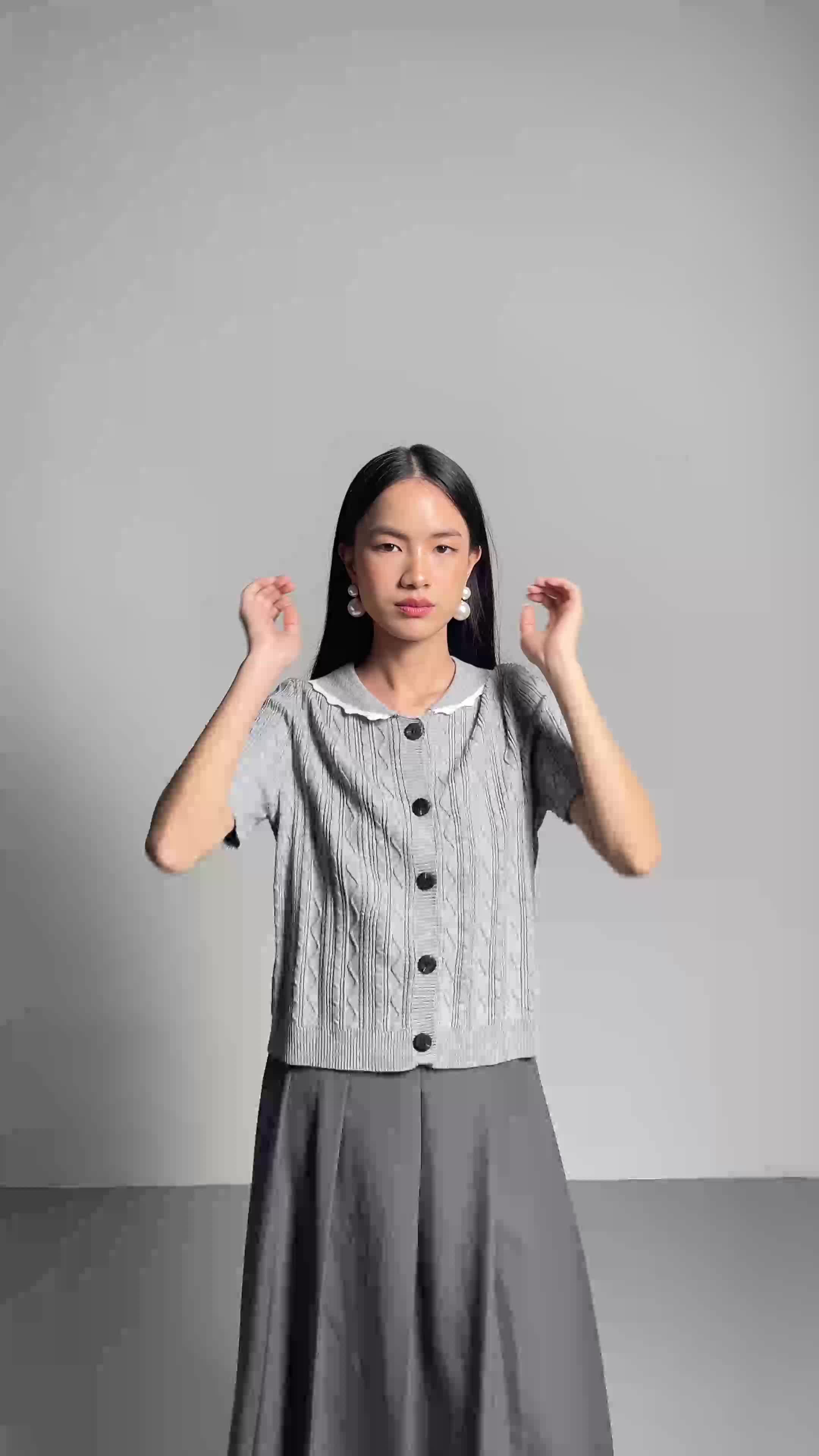 This Is April Atasan Shirt Rajut Wanita Lengan Pendek Ryujin Top Black dan Grey