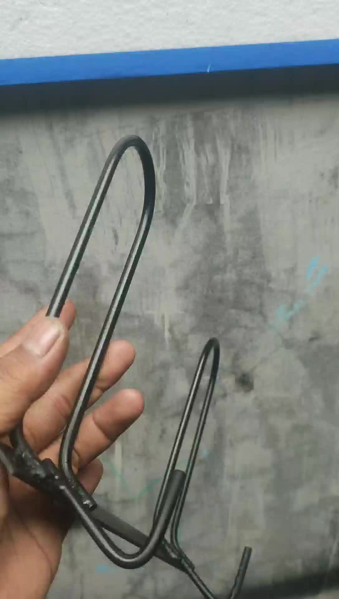 rak gantungan helm susun / gantungan helm tempel dinding Besi