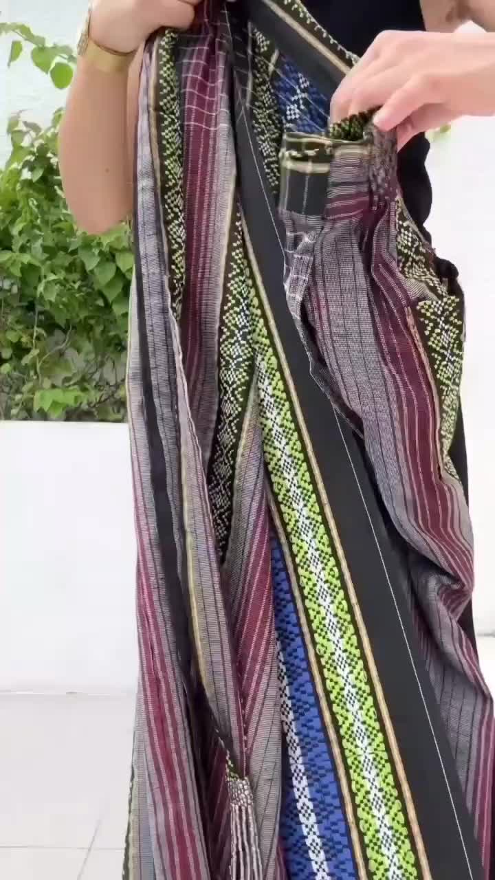 Kerajinan sarung pria khas Desa larangan pamekasan madura motif kotak kotak yang keren dan kekinian tetap keren dengan banyak pilihan warna