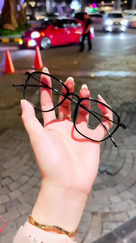 Ayra ( Beli Kacamata Photocromic Geratis Kacamata Antiradiasi ) Kacamata Lensa Photocromic Wanita Pria + Box