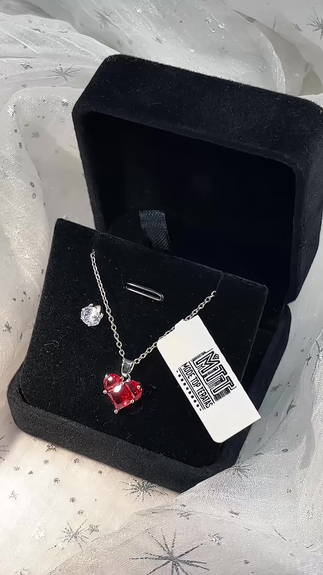 Mode Top Teratas - Set Kalung Dan Anting Titanium Silver Ruby Amor Set