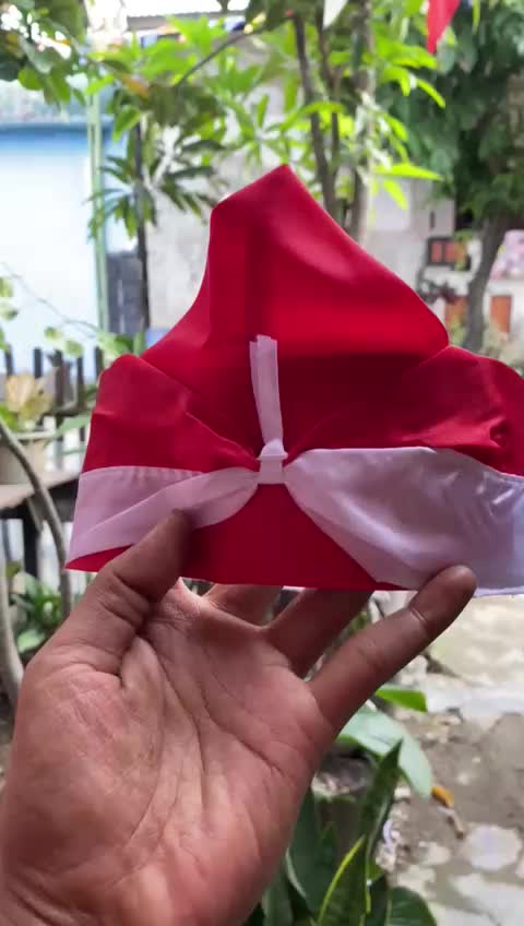 BLANGKON/BENDO/IKAT KEPALA MERAH PUTIH