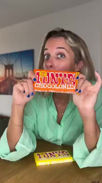 Coklat Impor Dutch / Belanda Tony Chocolonely Chocolate Bar 180 Gr Varian Milk Almond Honey Nougat 32%, Vegan Dark Almond Sea Salt 51%, Milk Caramel Sea Salt 32%, Extra Dark Chocolate 70%