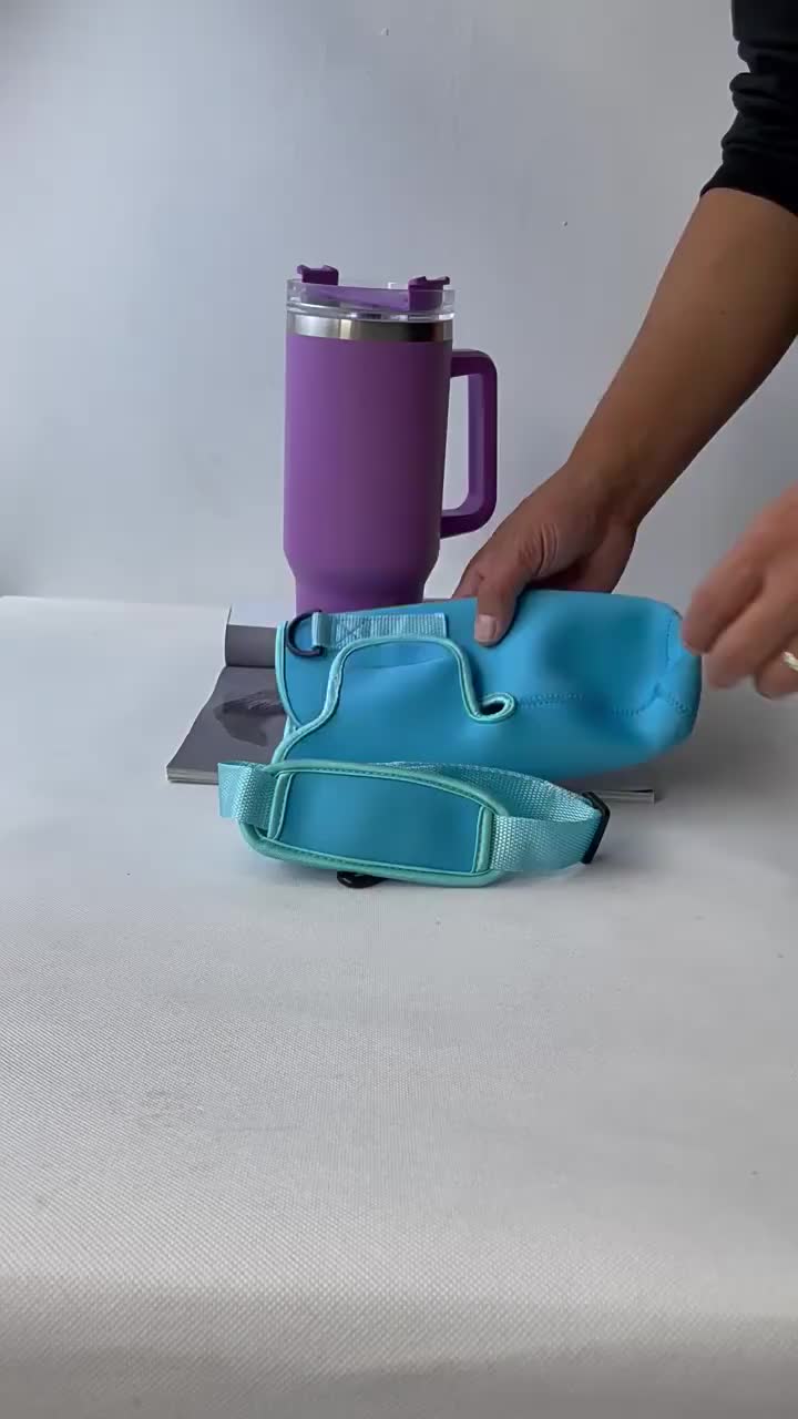 Holder Botol Stanley Quencher 40oz Tas Botol Air Minum For Quencher 40oz Ukuran 1l - 1.2l Dari Bahan Elastis Dengan Tali Bahu Adjustable - Populer Untuk Outdoor Activities