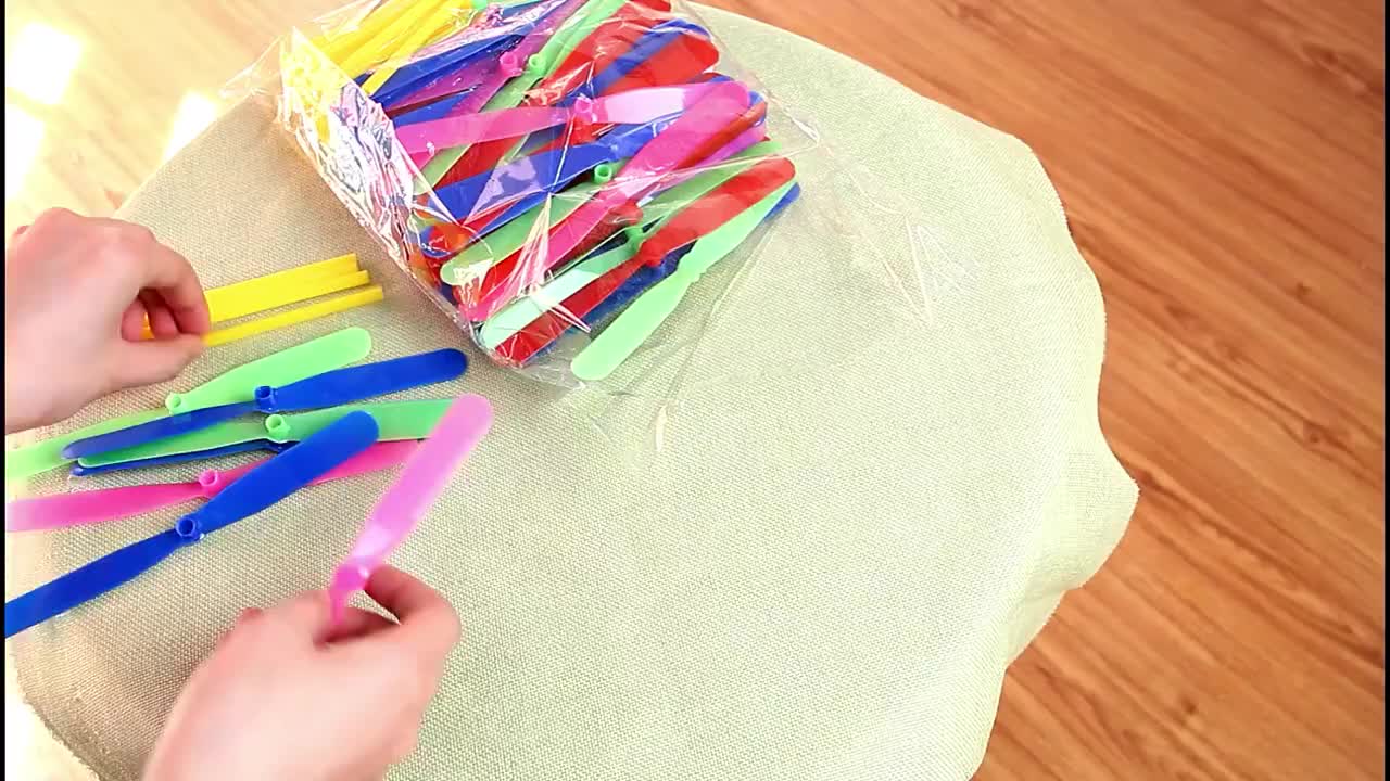 Mainan Baling Baling Terbang Plastik Tangan Anak Klasik Dragonfly Toys