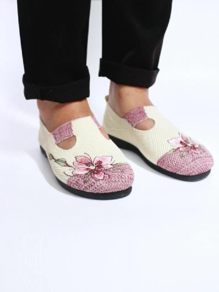 RIVEN Shoes For Woman -L05- Sepatu Slip-on Casual Wanita Korean Style - Gaya Fashion Baru Karet Merah Hitam Putih Olahraga