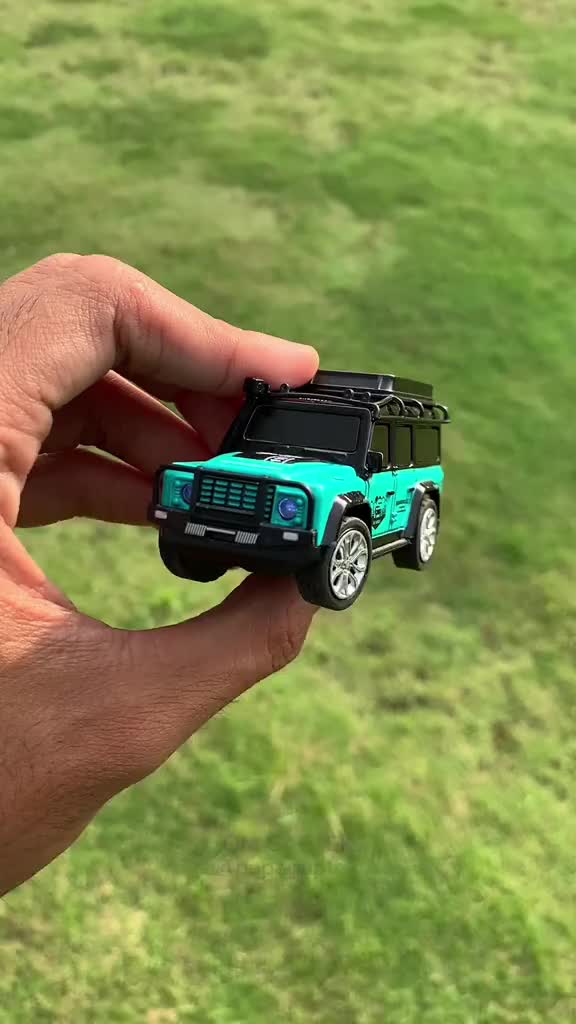 【COD】1/64 Mainan Lampu Anak-anak Model Mobil Remote Control Toys Paduan Gantung 2.4G Mini Presisi Tinggi 1/64 Dengan Kecepatan Dapat Disesuaikan kids  toys