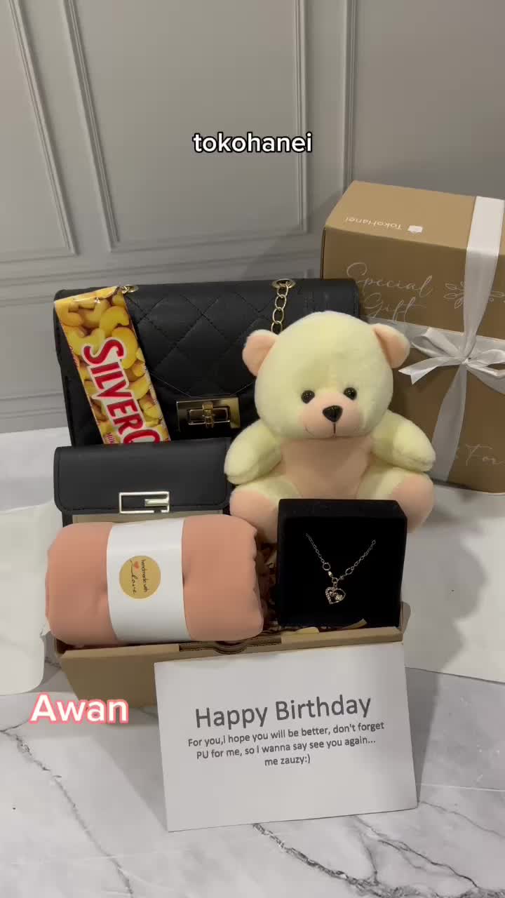 [H.Dom] HAMPERS HIJAB KADO ULANG TAHUN CEWEK GIFT BOX HADIAH BELLA SQUARE HARI IBU JILBAB KERUDUNG VALENTINE ANNIVERSARY WEDDING BIRTHDAY GRADUATION LEBARAN WISUDA PERNIKAHAN PACAR RAMADHAN Ceruty Empat Hitam Instan Segi