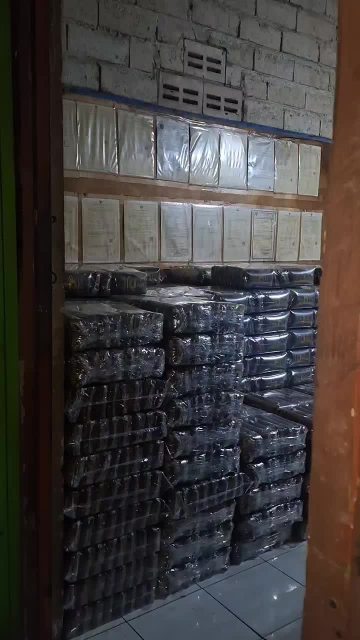 Kopi Granat ,kopi murni rasanya pahit sangat cocok untuk anda yang suka ngopi,
