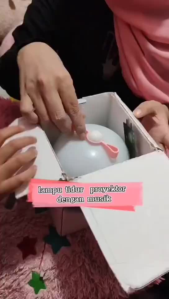 【Ready COD】Lampu Tidur Proyektor langit malam berbintang kamar aesthetic tidur lucu Bluetooth Speaker Rotasi Rechargeable Kado Natal Christmas Gift Birthday Gift