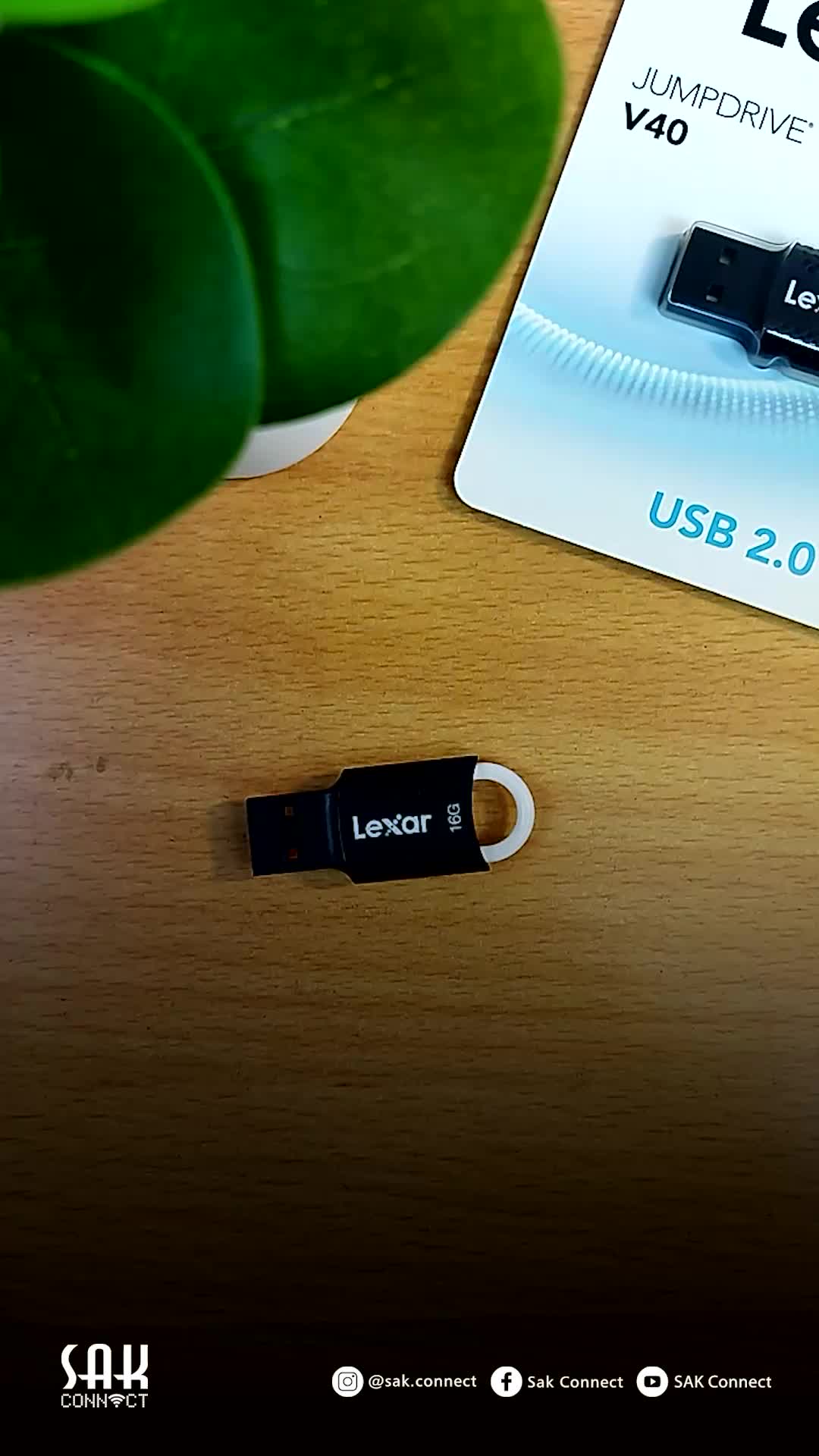 Flash Disk / Flashdisk 16GB Lexar Jumpdrive V40