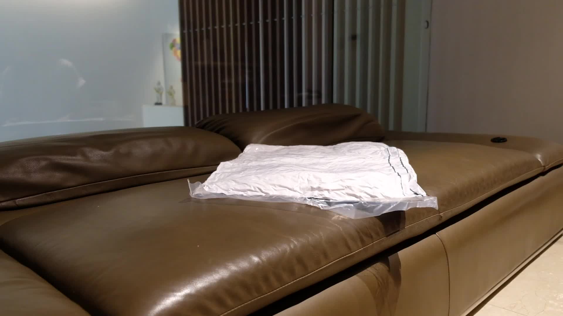 Soft Escape - Premium Soft Pillow (bulu angsa Microfiber- sintetis)