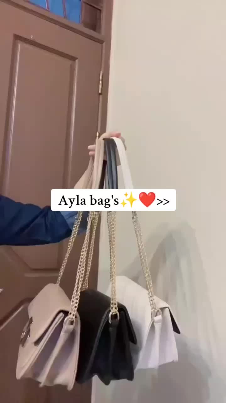 Teenien / Tas selempang rantai Ayla AY-12 / Tas Selempang Rantai Gold / Tas Selempang Rantai Kunci Putar Kulit Wanita