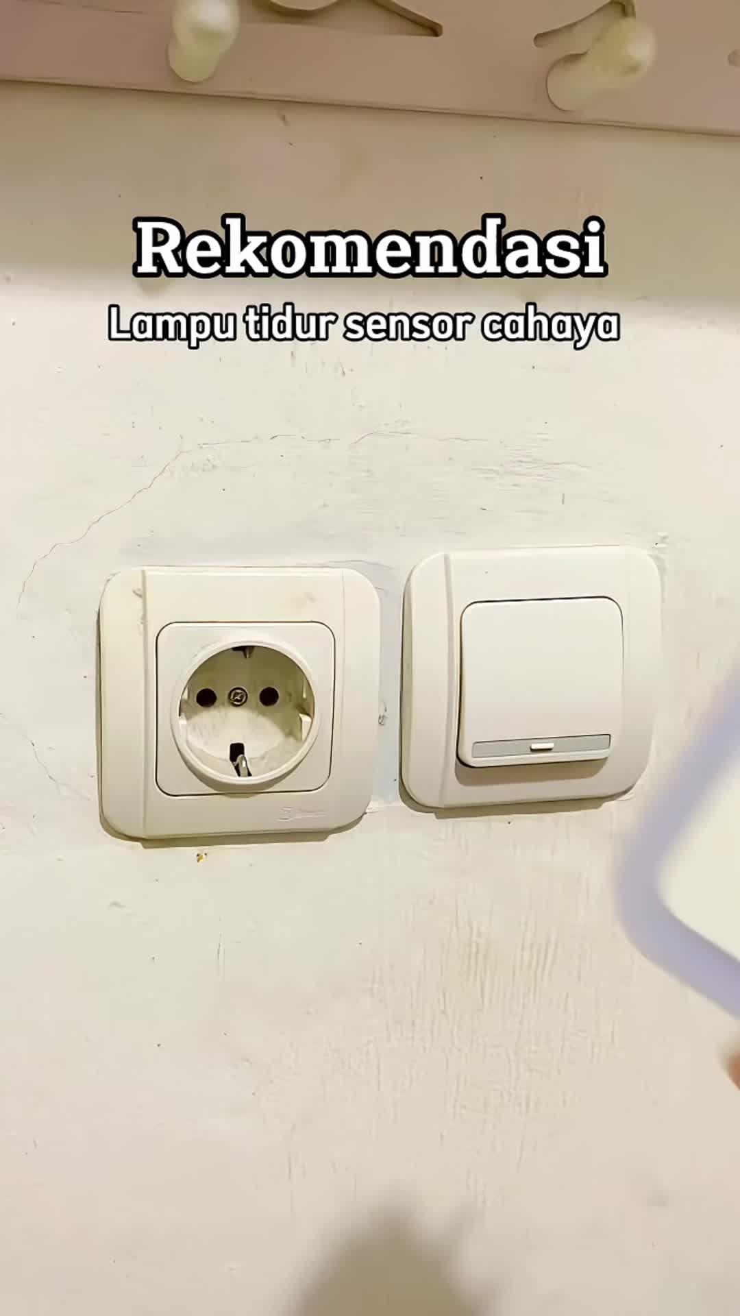 [BISA COD] SMART LED NIGHT LAMP - Lampu LED Otomatis Nyala Sensor Gelap