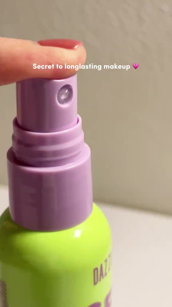 Dazzle Me Get A Grip Make Up Setting Spray 60ml Spray Wajah Menahan Makeup Melembapkan