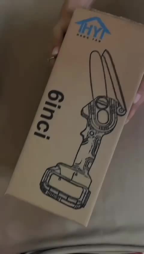 Gergaji Mini Portable Listrik Tanpa Kabel Mesin Pemotong Kayu Portable Dengan Baterai Tahan Lama