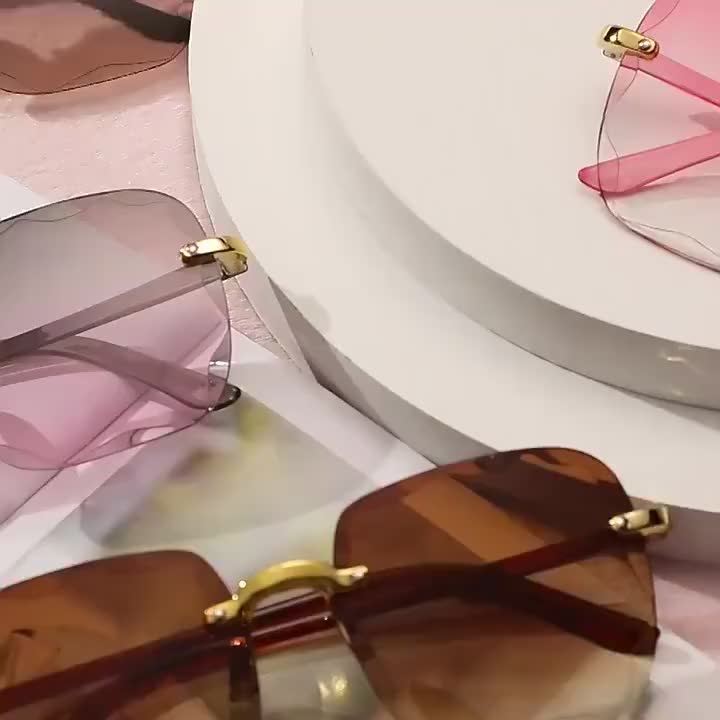 PL-ML05 Kacamata Hitam Wanita Fashion Gaya Tanpa Bingkai Lensa Anti Radiasi