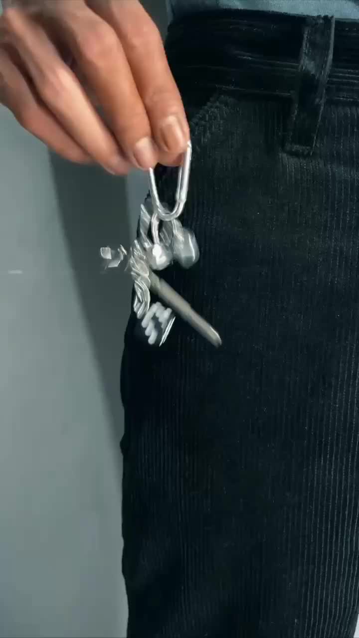 CarabiNGE | Gantungan Kunci Skena Dadu Estetik Besi Ringan Murah Keychain Aksesoris Tas Bros Dewasa