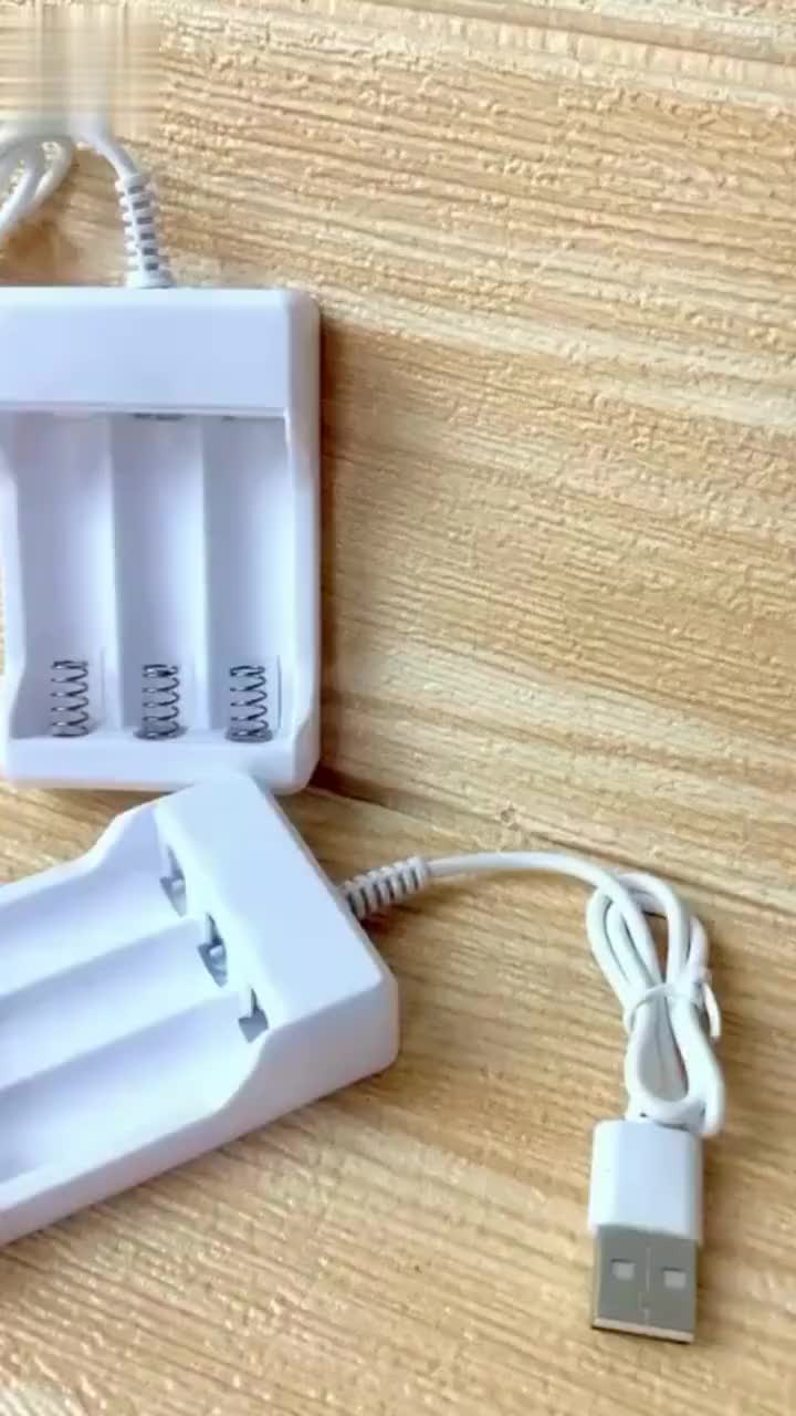 ''PUTIH '' CHARGER DESTOP BATERAI AAA DAN AA WARNA  USB