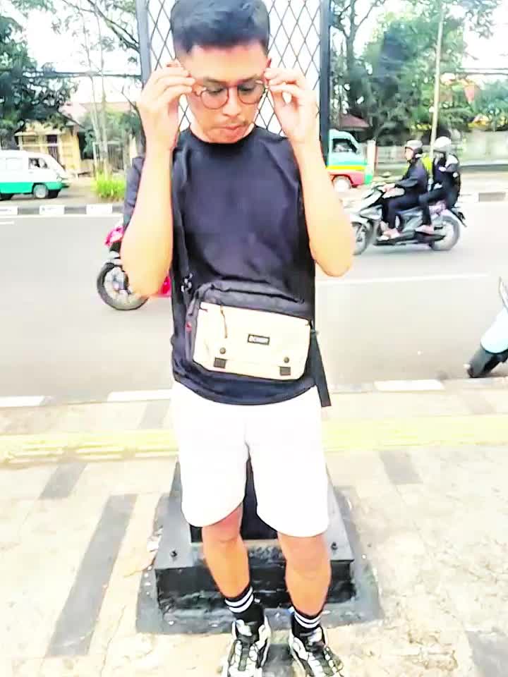 EXCERT-Genflix Tas Selempang Slingbag Handbag Pria Dan Wanita Waistbag Unisex Desain Urban Modern Simple Praktis Multifungsi 3 Saku Cordura 5MM Busa Tali Adjustable