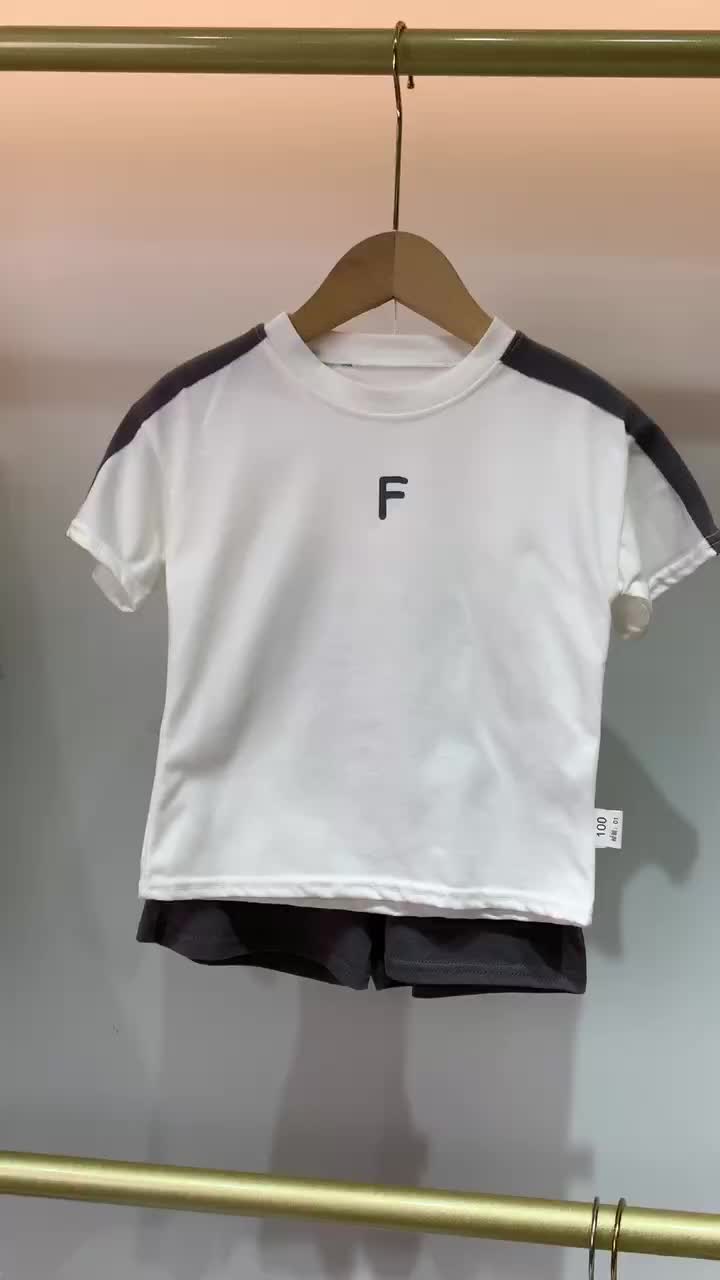 Pakaian anak usia 0-5 tahun Pakaian anak usia 0-5 tahun T-shirt warna solid huruf F lengan pendek Celana Pendek Katun Kasual Musim Panas Anak Laki-laki Baru Hot Sale Suits