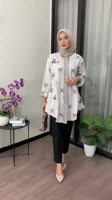 YUMNA BLOUSE BAHAN RAYON FULL KANCING MODEL OVERSIZE.  Baju Atasan Wanita