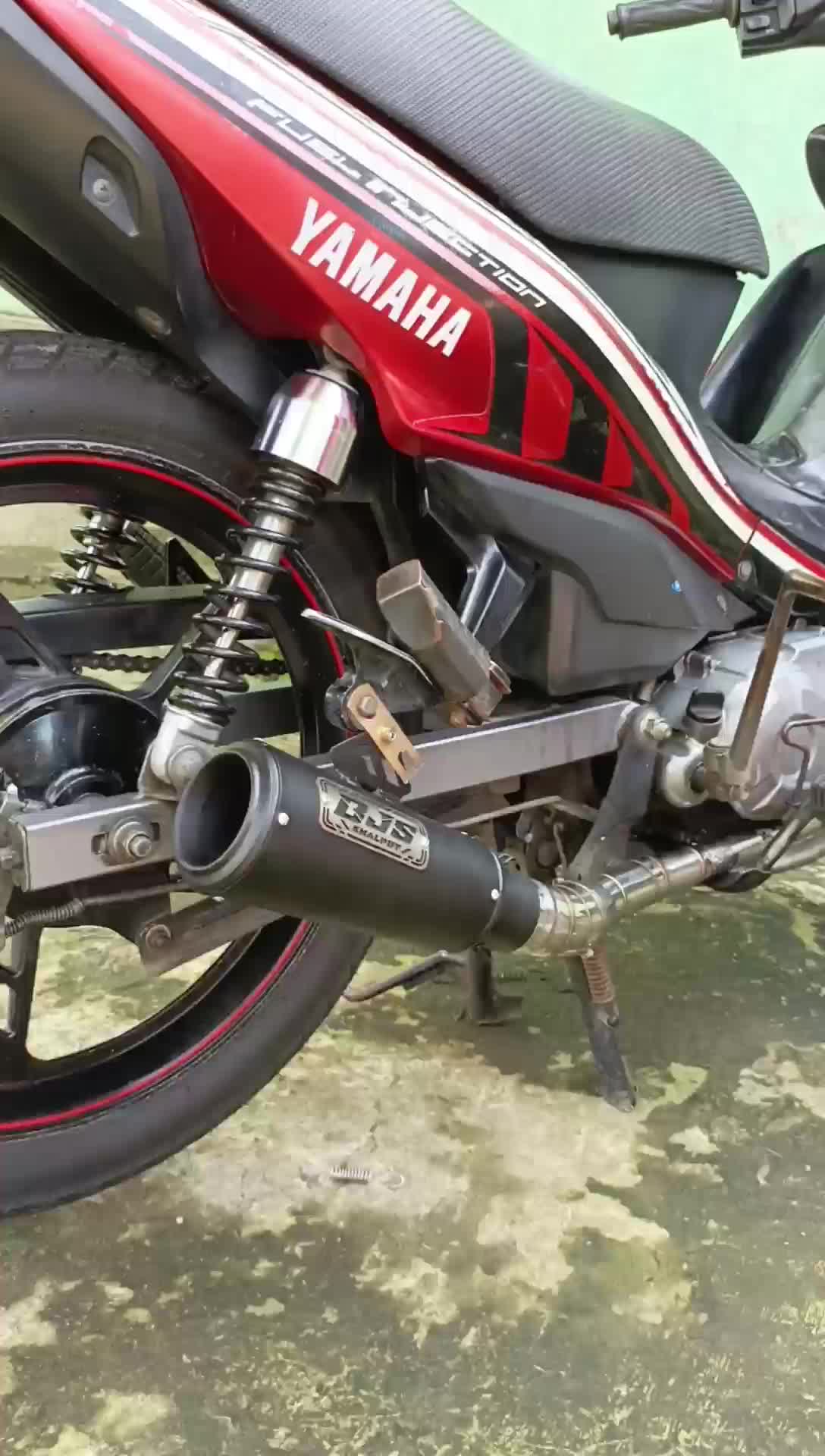 knalpot racing GP2 BJS knalpot inlet 50mm 2 inch out 2,5 inch dan menggunakan sarangan full, menghasilkan suara menggelegar Sporty Motorcycle Mesin
