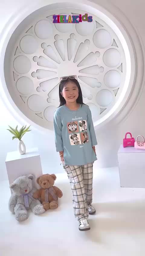 One set ZIELA KIDS Mickey Mouse Matt Cotton Mix Combad / Setelan anak perempuan terbaru ZIELA KIDS bahan katun kombinasi celana kotak kotak kantong samping REALPICT