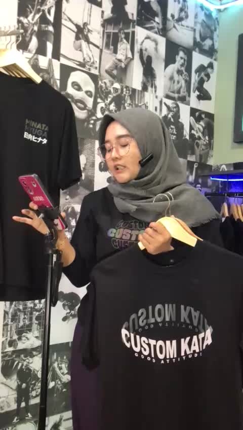 [EBCLOTH 004] KAOS CUSTOM NAMA / KATA-KATA | SABLON REFLEKTIF MENYALA X DTF | Distro | Combed | Keren High Nyaman Hitam Cowok Tebal Pria
