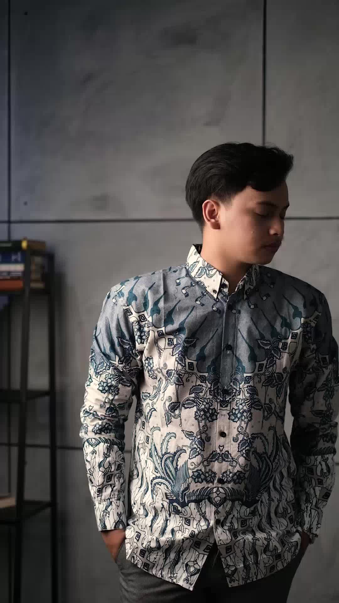 DGM Batik Pria Lengan Panjang Premium Daun Biru 1372