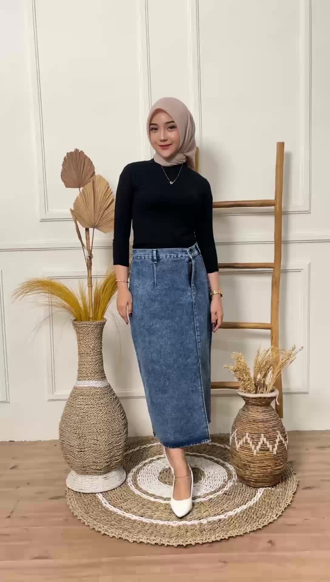 Celana ROK JEANS SPAN Polos Slim-fit Wanita dengan Kancing Hitam