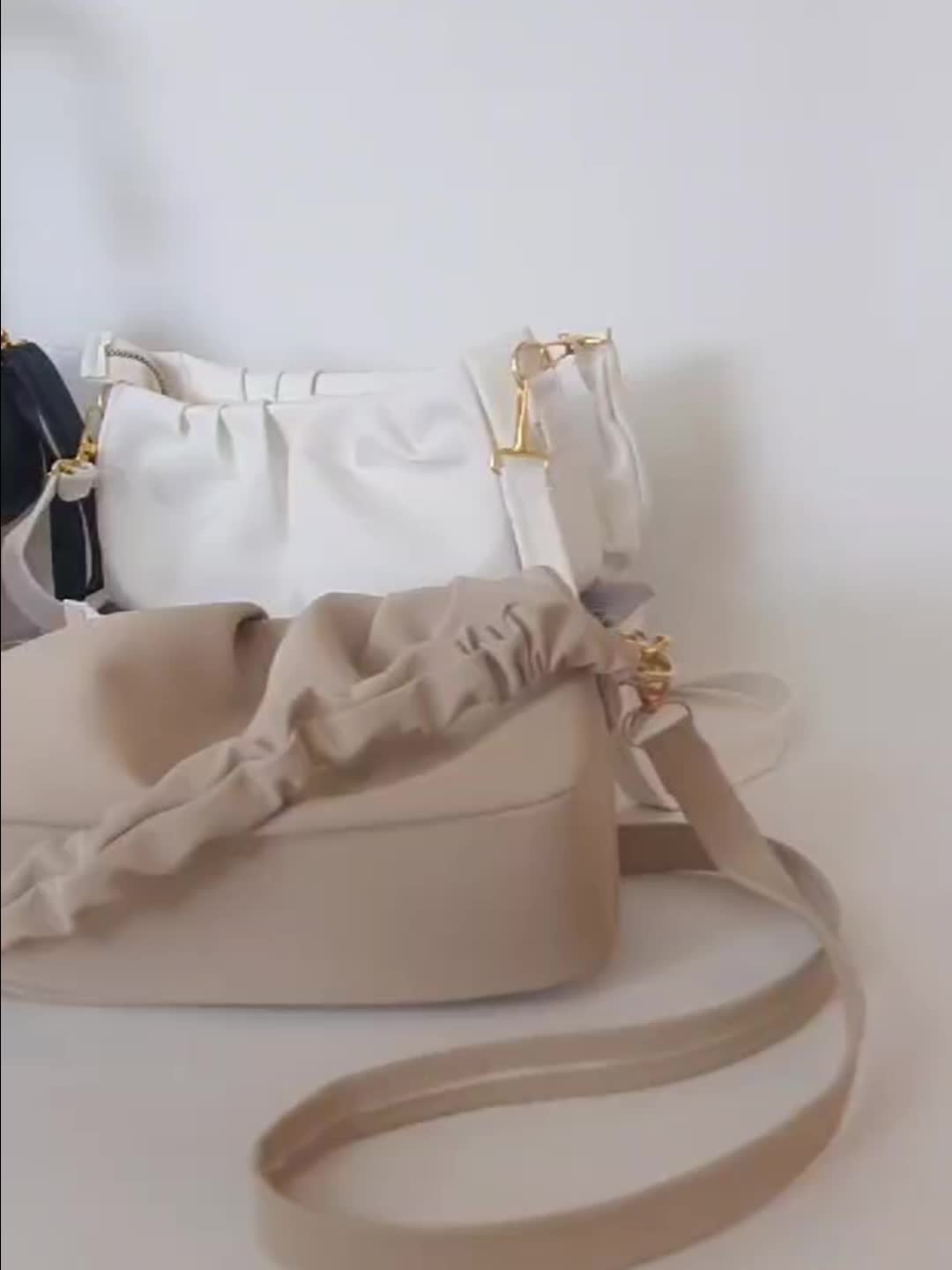 Zentotes - Tas Selempang Wanita Aurel Kerut | Tas Wanita Kekinian | Tas Selempang Elegan