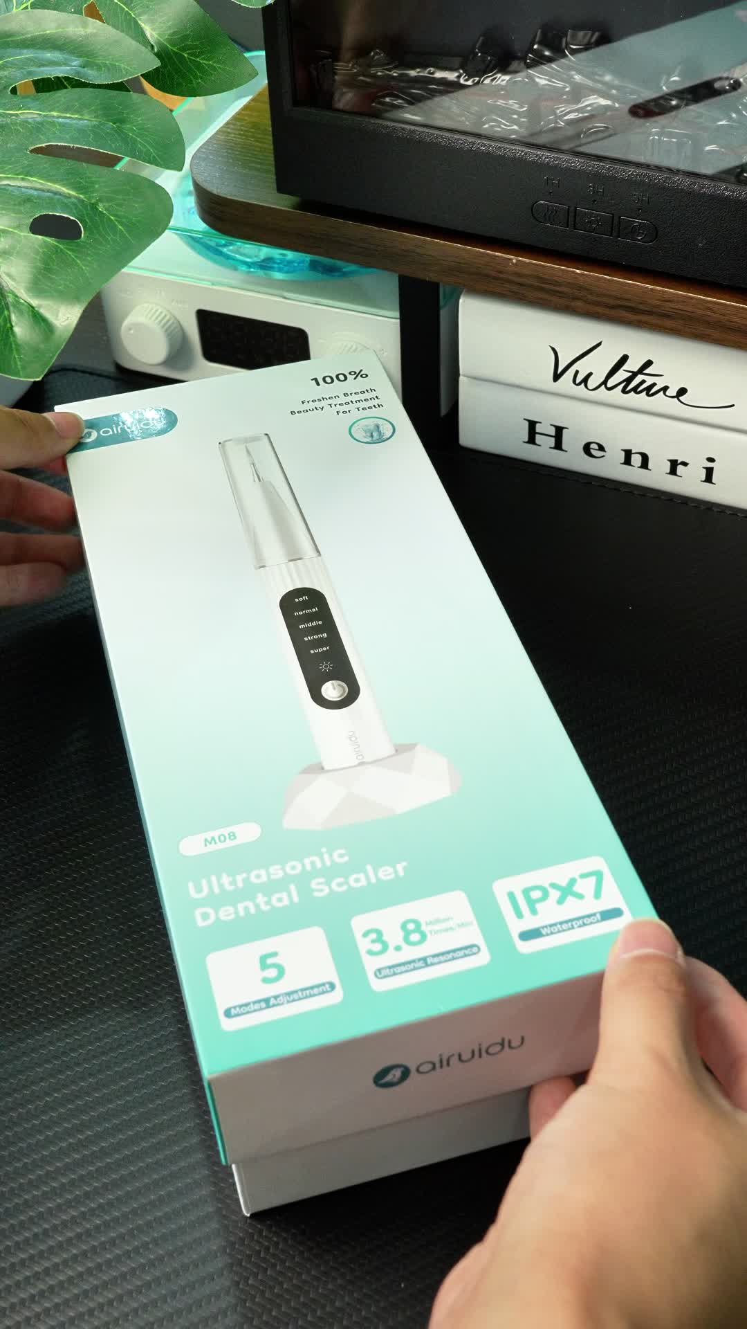 Airuidu M08/09 alat pembersih karang gigi&Sikat Gigi ElektrikPembersihan kerak ultrasonik Sakelar sentuh Pengisian dayanirkabel Menghilangkan plak dan karang gigi Dilengkapidengan lampu LED