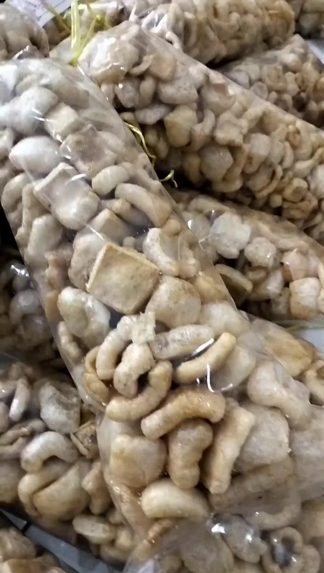 Krupuk kulit sapi bantat matang netto.150grm bisa buat masak krecek  free packing bubelwrap & dus kerupuk