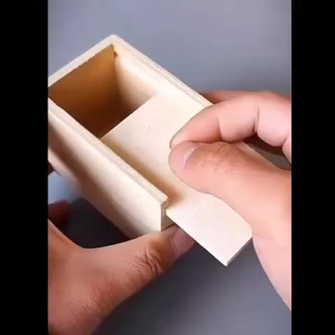 Spider Box Prank - Kotak Keluar Laba-Laba - Kotak Prank - Kotak Kaget - Sword Magic Very Good Quality