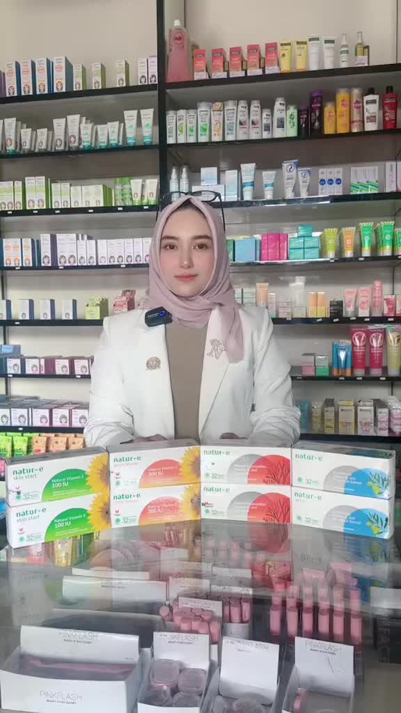 Natur-e White Brighthening Soft Capsul isi 32's dengan Glutathione, Olive Fruit Extract, dan Vitamin E