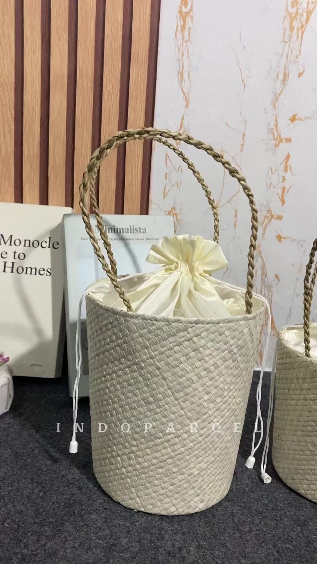 INDOPARCEL - Tas Parsel Jinjing Anyaman Pandan Hampers Gift Anyaman Tali Rara 3 Varian Isi 1 - 3 Toples