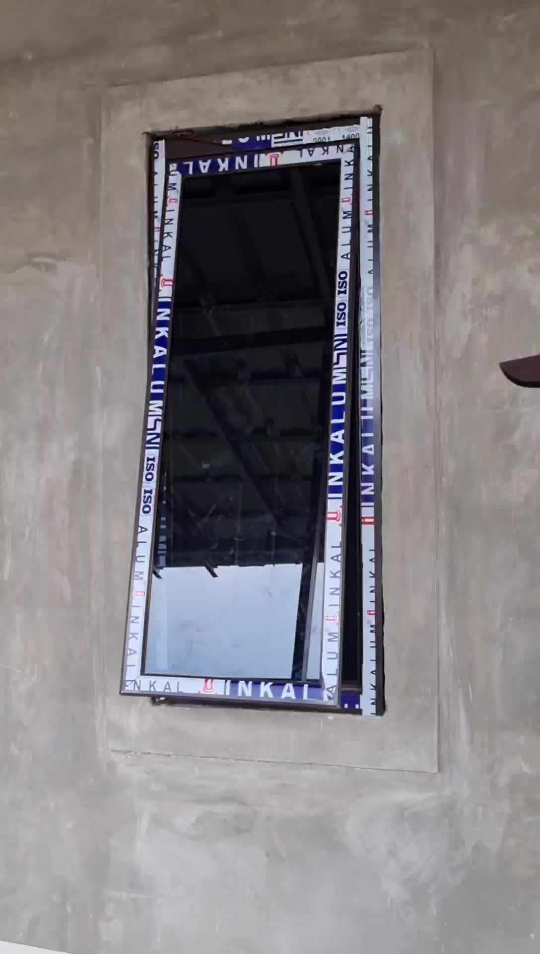 Jendela Aluminium Single Jungkit dengan Material Aluminium Berkualitas