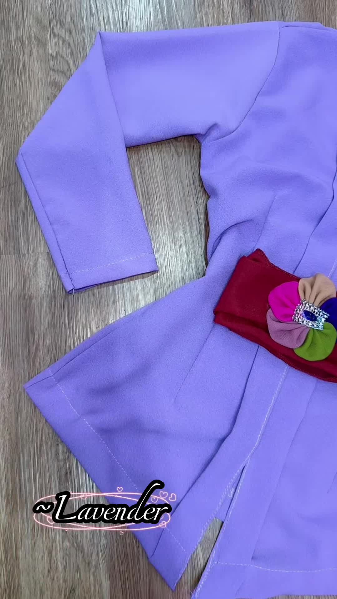Set Kebaya Anak Fashion Merah dengan 3 Item Cantik - Ukuran 6-XS, Bahan Sifon dan Kamen Moskrep Full Strait, Cocok untuk Acara Formal