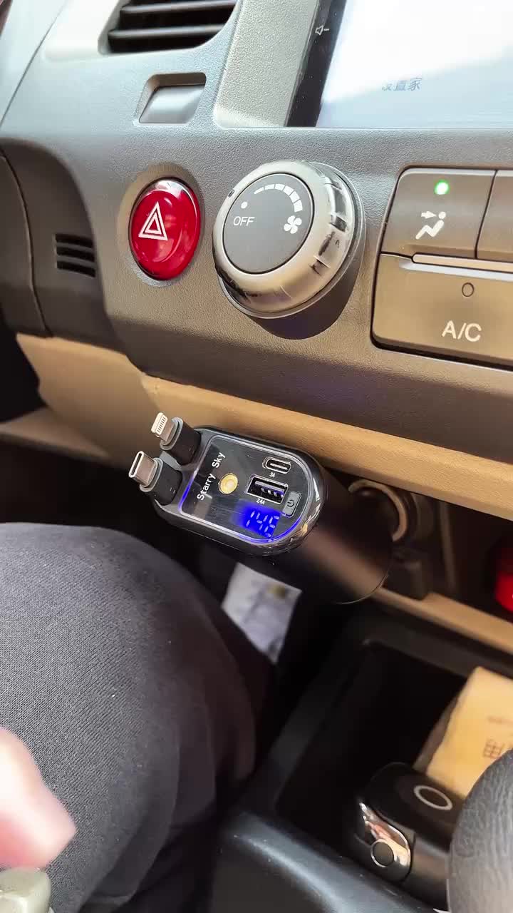 Car Charger Retractable PD 120W 4-in-1 Dual Port Super Fast (Type C+USB+iPhone)  Lampu Langit Berbintang di Atap