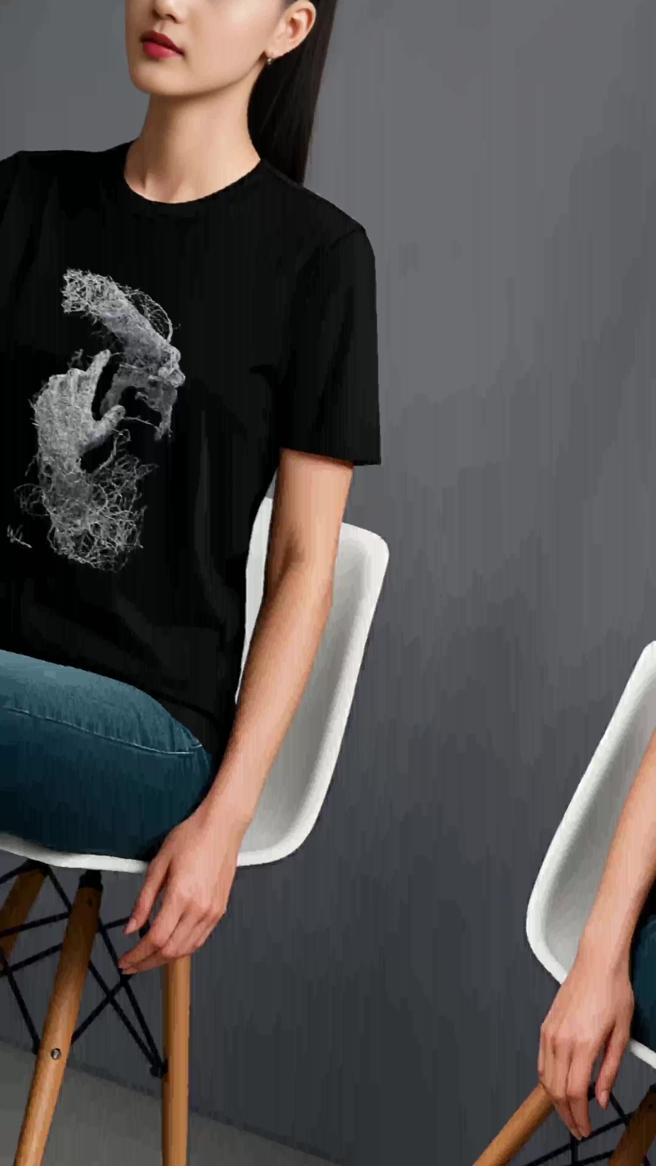 WEHOVE Surealis Hands – Kaos Hitam, Katun Combed 24s, Reguler Fit / Unisex / Kaos Distro / Casual
