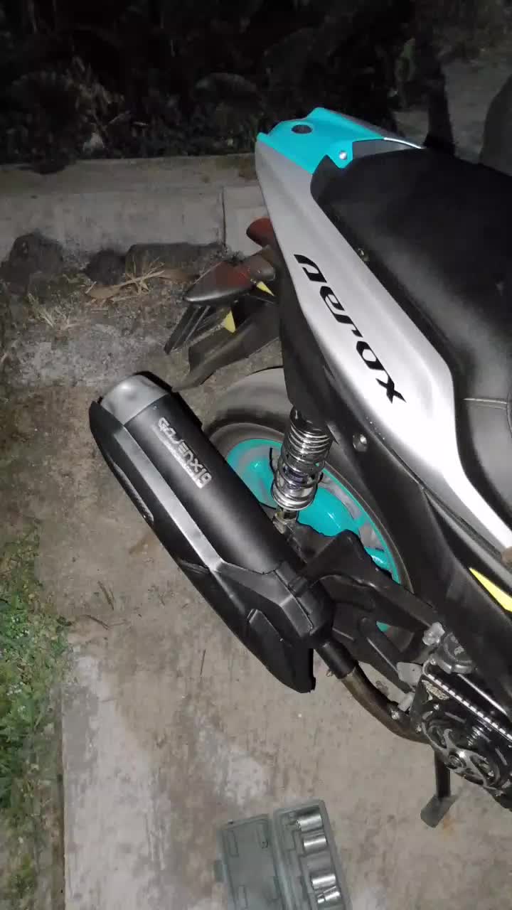 KNALPOT GOJENX19 PERFORMANCE V-1 Free Tameng Beat,Vario,Mio,Scoopy,Aerox,Pcx,Nmax,Nex karbu,Lexy,SkyDrive,Xeon,Skywave,Hayate Hitam Coating Suara Ngebass Adem Mesin Motorcycle