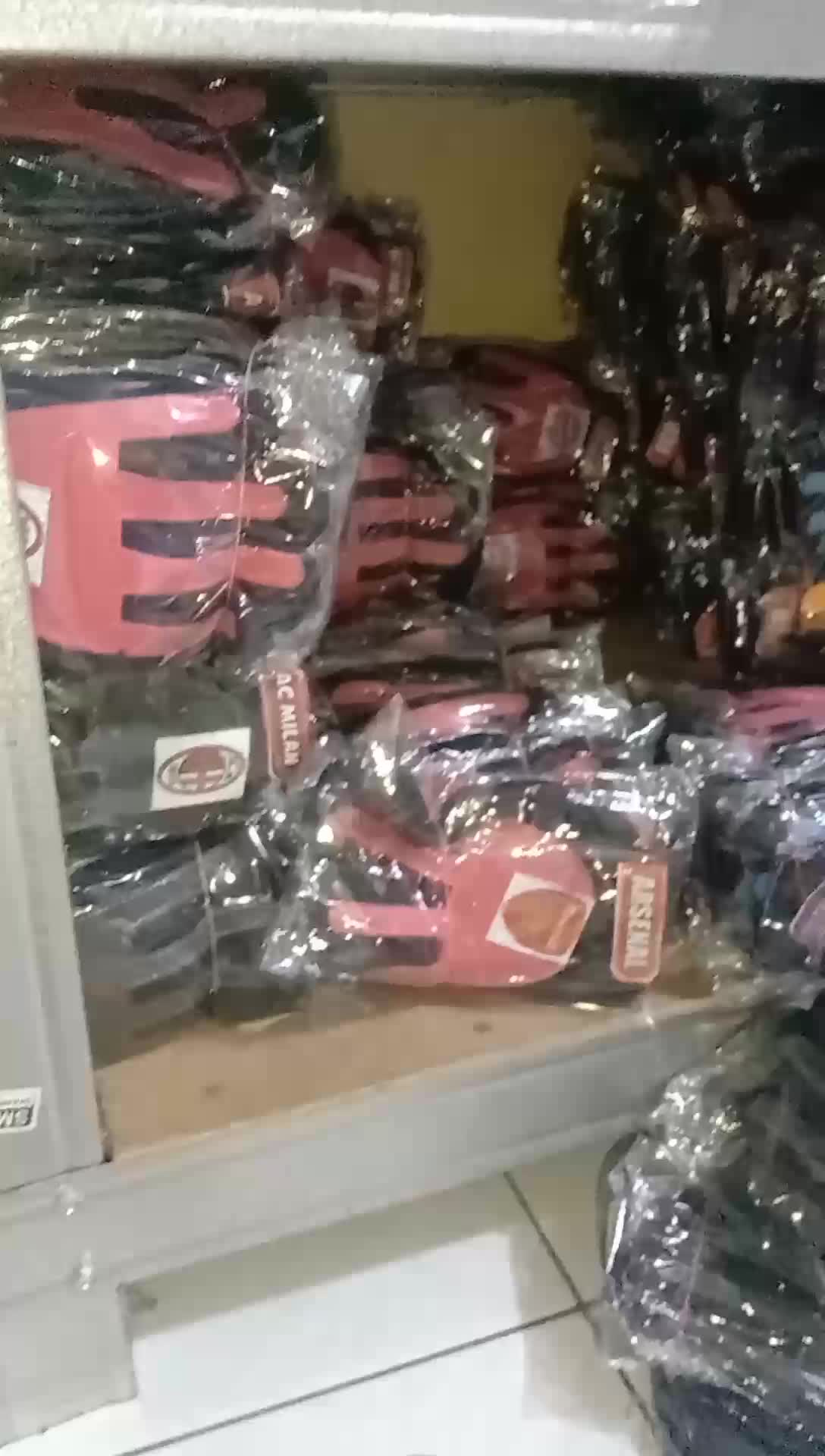 SARUNG TANGAN KIPER BOLA ANAK - ANAK / SARUNG TANGAN SEPAK BOLA