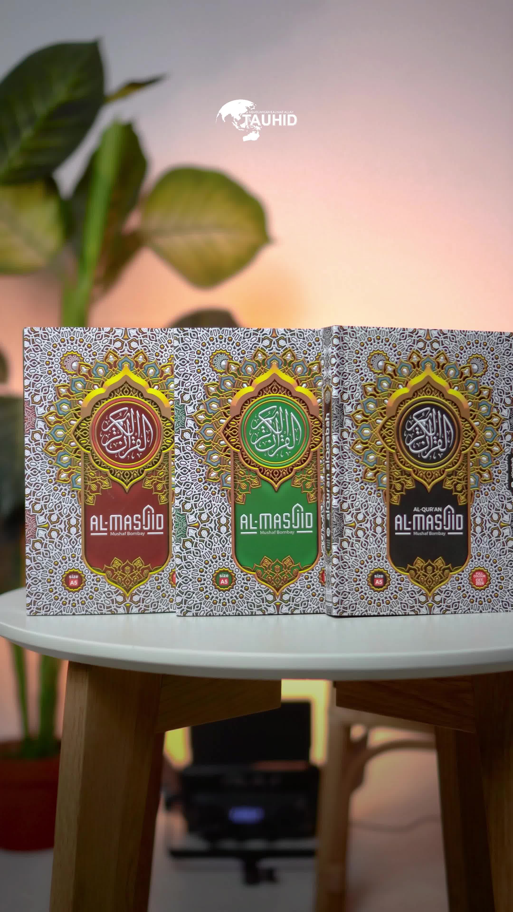 Paket Al Qur’an Al Masjid Spesial Waqaf Khat Bombay 18  Baris Full Color (Isi 3 Mushaf) Edisi 2023
