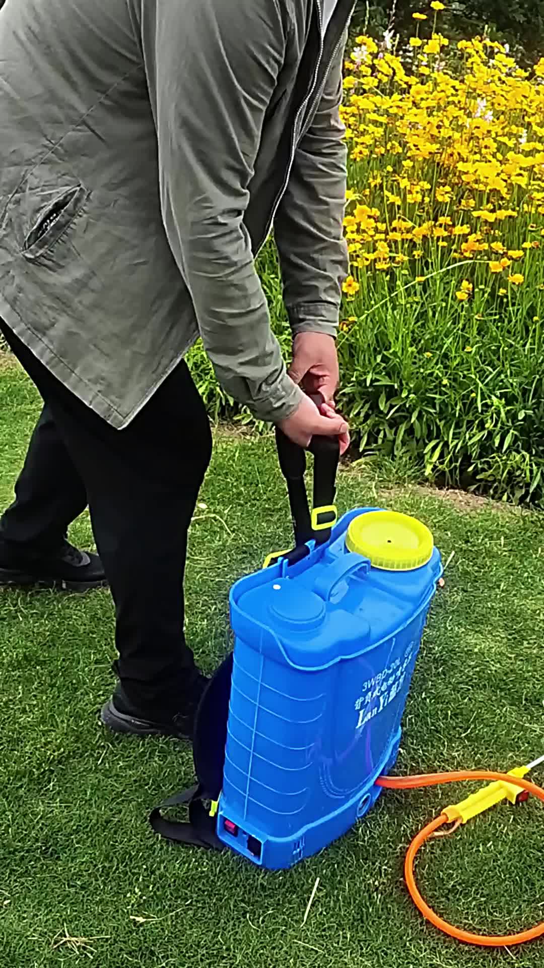REAIM Sprayer Elektrik Kapasitas Besar 13L Dilengkapi Selang 1m dan Tali Ransel Nyaman Cocok untuk Kebun Sawah - hijau 15L