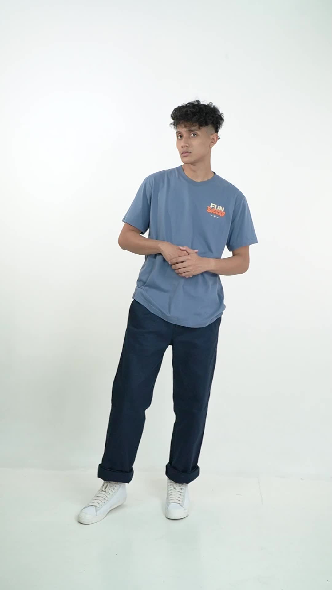 Cosmic T-Shirt Baju Distro LINOIS Kaos Pria Combed Sablon Kerja Lengan Pendek Polos Kain Merah Atasan