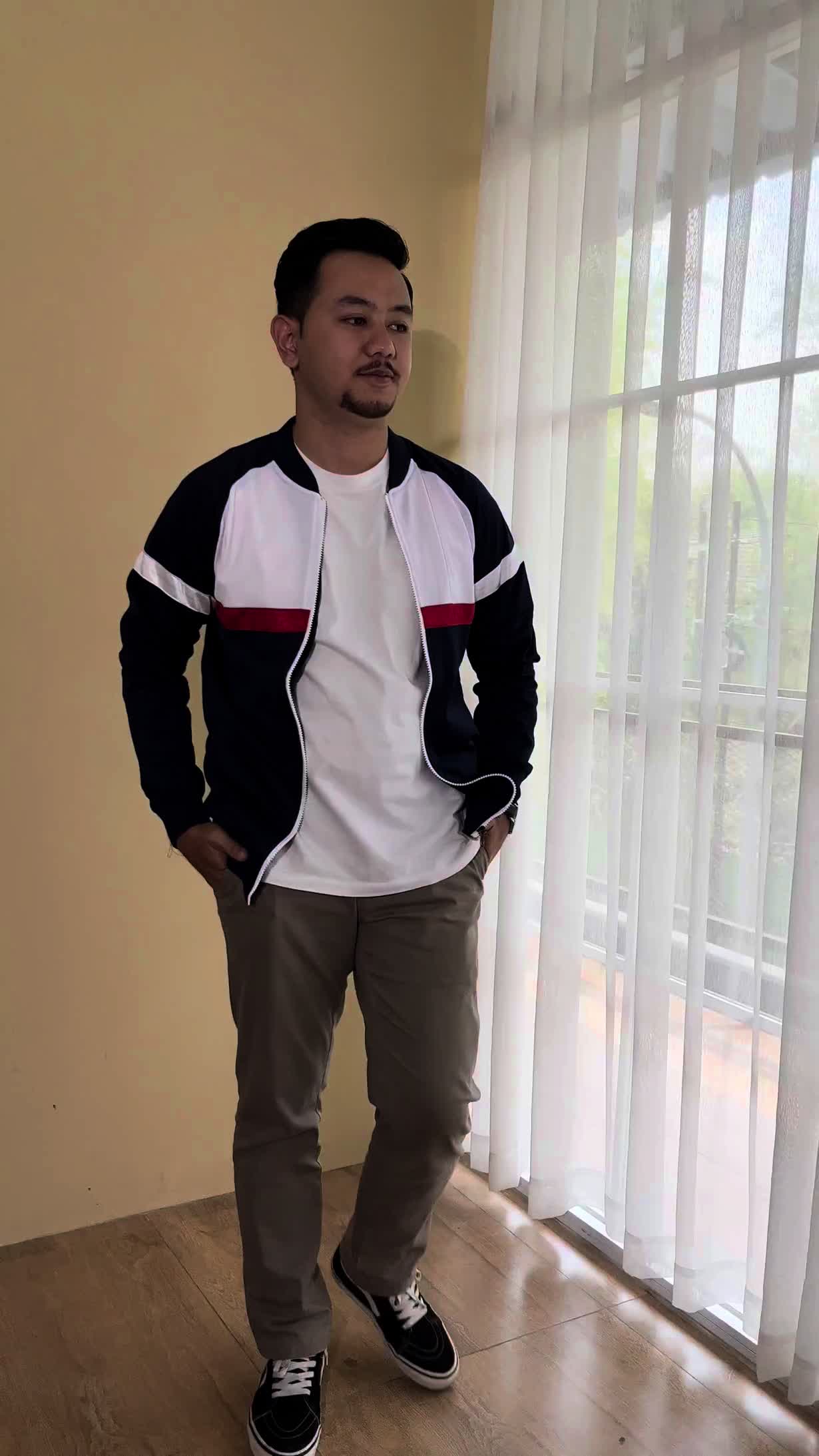Jaket tracktop Polos uniseks Keren Casual list stripe pakai bahan tidak panas timnas