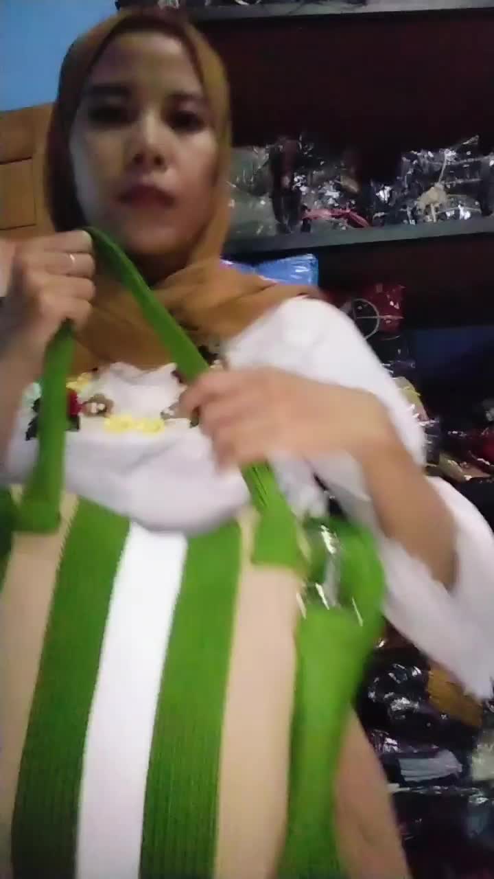 Tas selempang rajut blaster dua tali