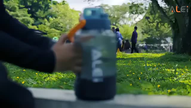 BOTOL MINUM AIR BESAR 2.5L/1.5L TEMPAT MINUM WATER BOTTLE OLAHRAGA GYM TUMBLER VIRAL