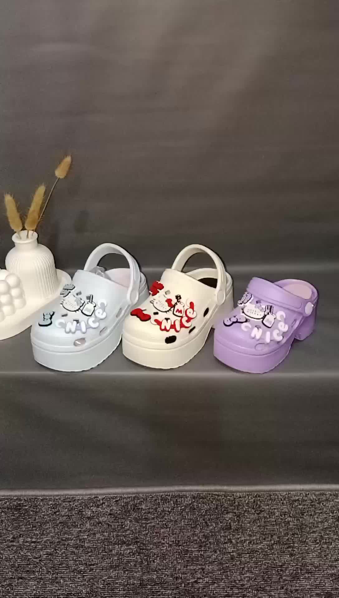 Cros Sandal Baim Anak Perempuan Hello Kitty Terbaru Anti Slip Fashion Pink dengan Desain Unik dan Lucu Kaki